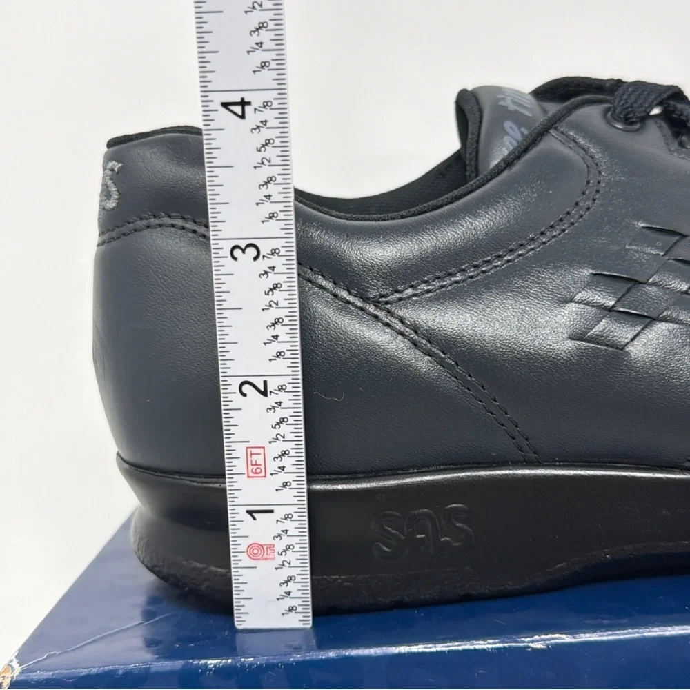 SAS Free Time Womens 9M Navy Leather Walking Shoes USA STORE MODEL